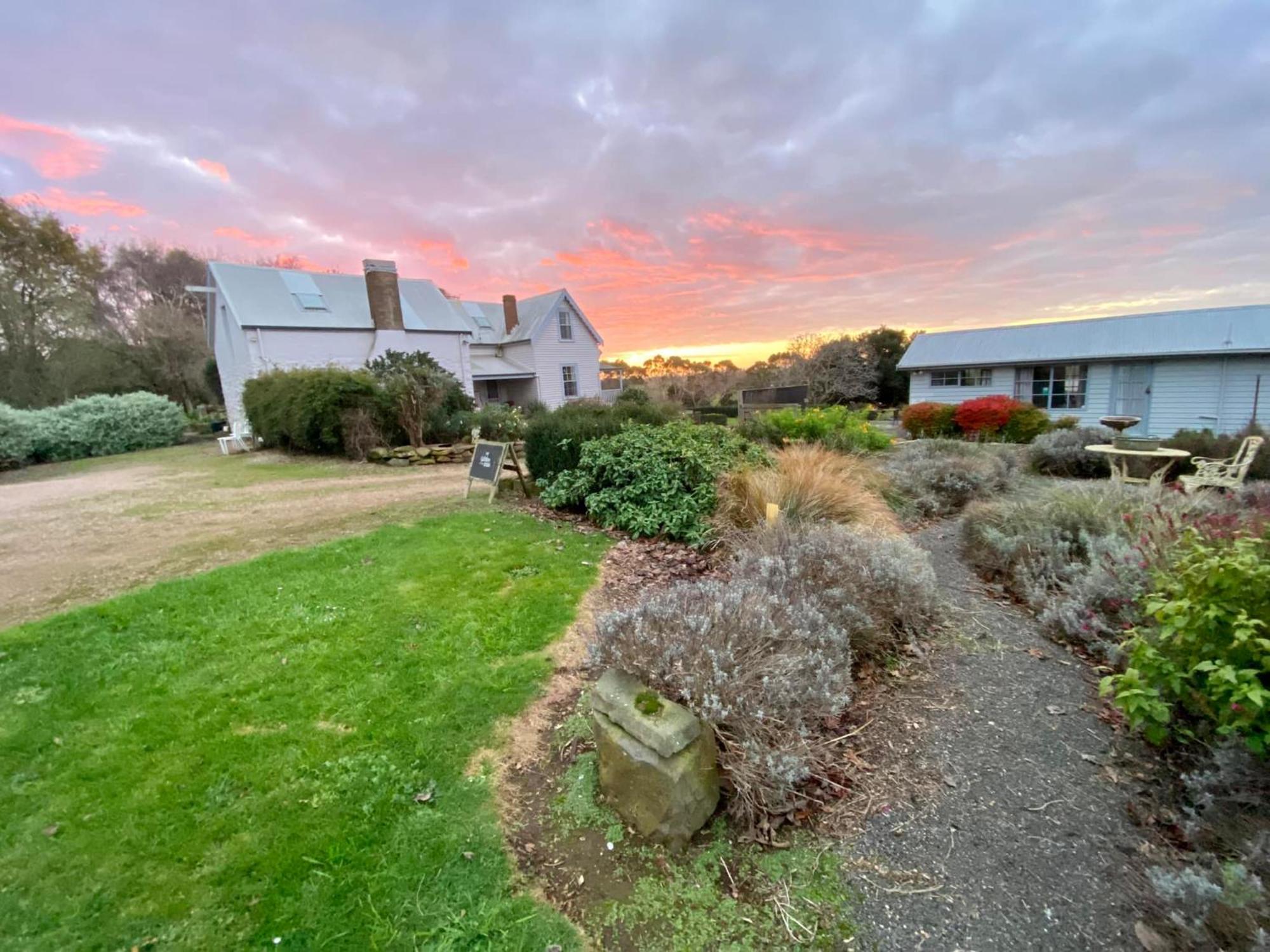 Robin Hoods Well Farm Stay Sassafras Exterior photo